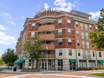 400 Village Cir UNIT 103, Willow Springs, IL, 60480