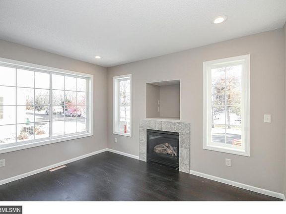 4th image of 1633 County Road D E