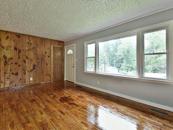 4th image of 1804 Houstonia Dr