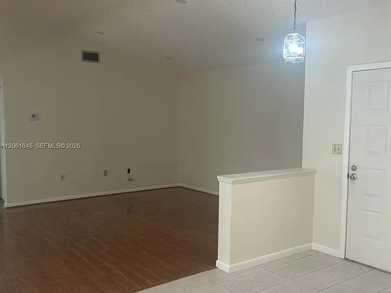 5901 Chester Ln — Photo 5