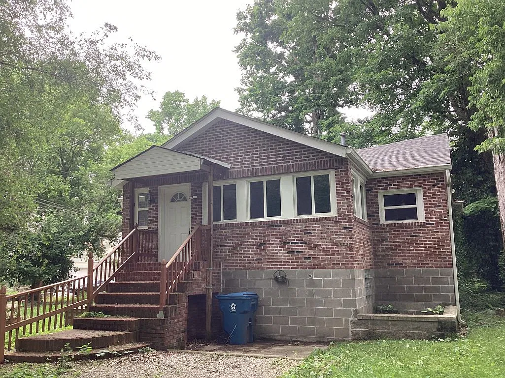 4 bed, 1208 sqft, $1,500 — Photo 2
