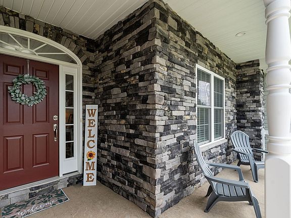 3rd image of 65 Indian Ridge Rd