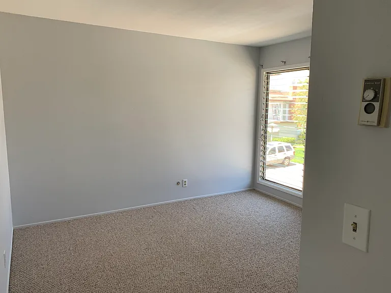 10408 Rutgers Ct — Photo 3