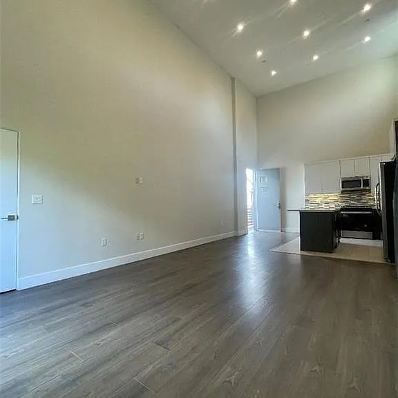 6445 Woodley Ave #204 — Photo 8