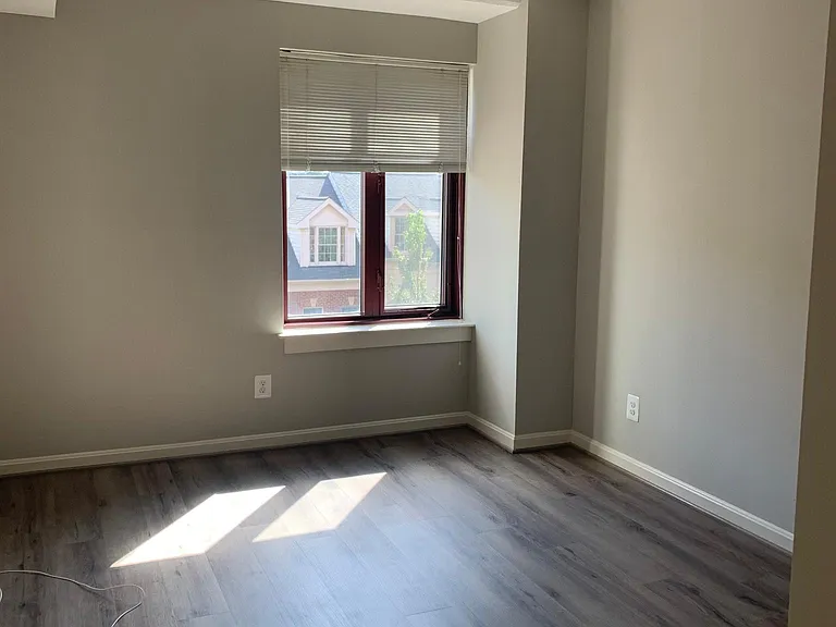 2400 Clarendon Blvd #410 — Photo 5