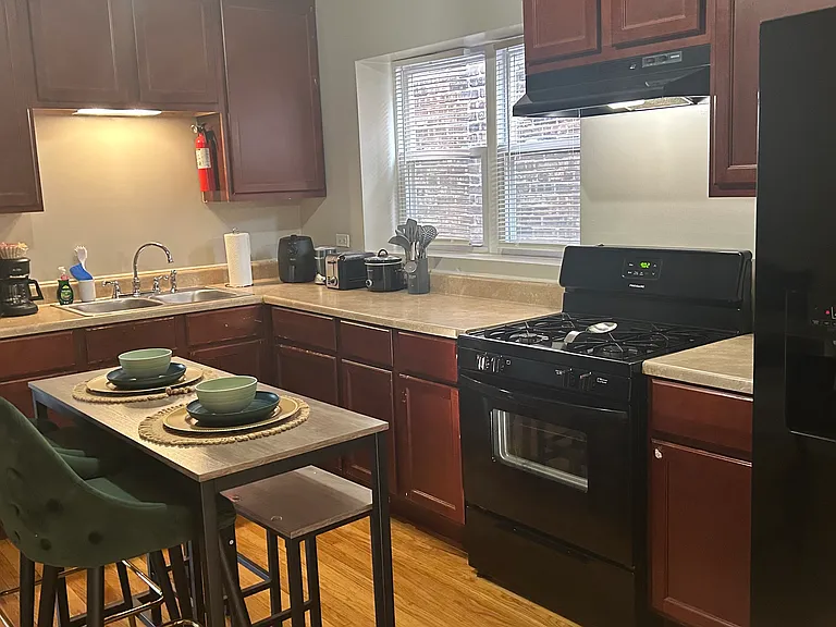 8040 S Maryland Ave #2 — Photo 5