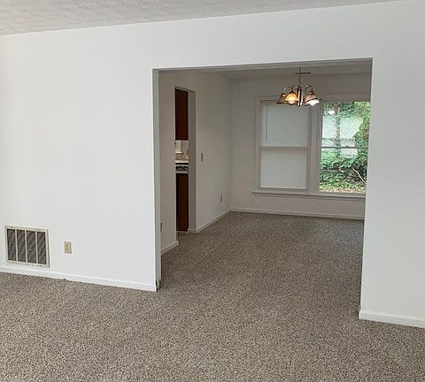 4th image of 1050 Heatherwood Ct