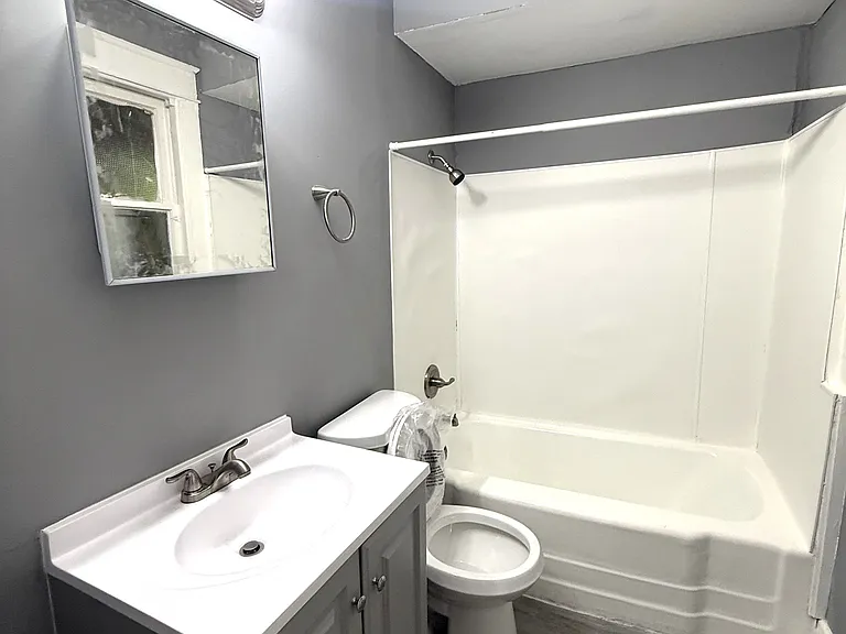 540 E 22nd St #1 — Photo 7