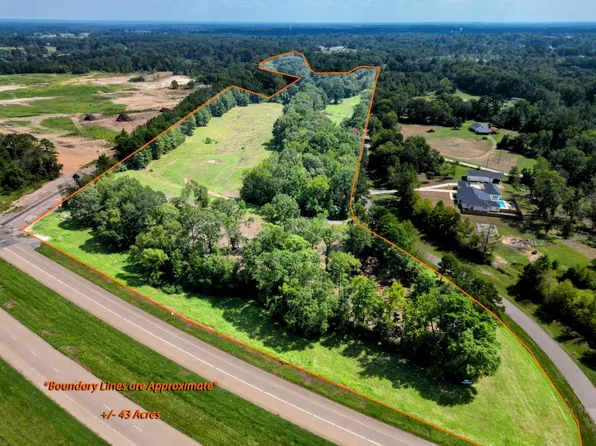 888 County Road 201, Carthage, TX 75633