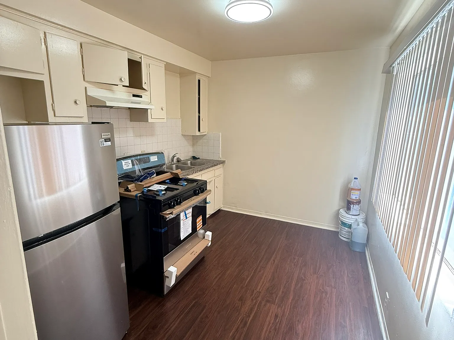 Studio, 600 sqft, $1,595 — Photo 4