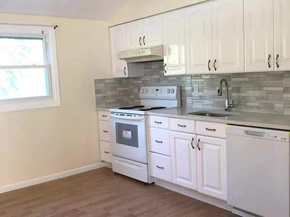 175 Copiague Pl, Copiague, NY 11726