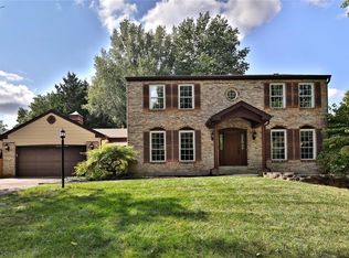 465 Mason Ridge Dr, Saint Charles, MO 63304