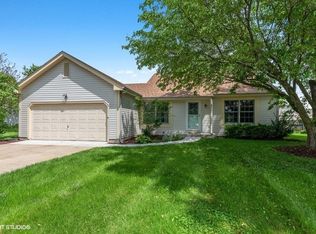 1058 Colony Dr, Crystal Lake, IL 60014