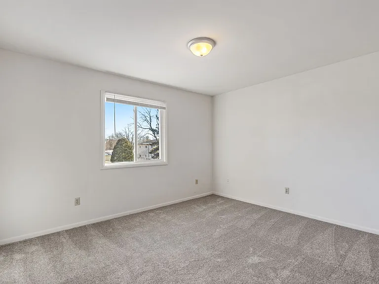 168 Lewis St — Photo 18