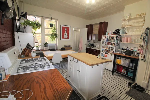 Rented by Compass | media 19