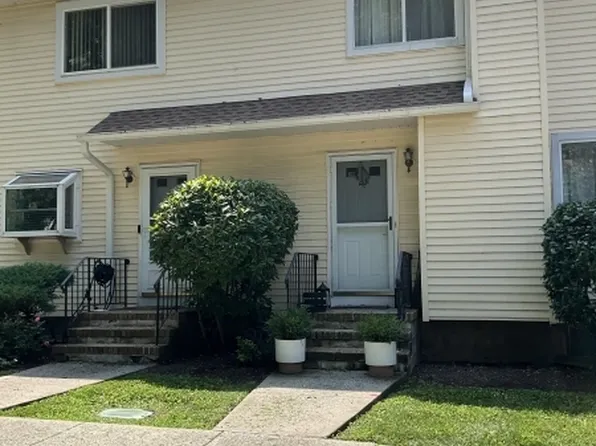 23 Woodland Dr, Roselle Boro, NJ 07203