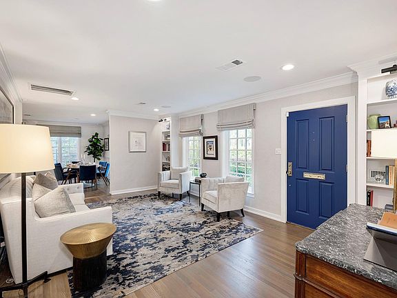 2nd image of 3131 Rice Blvd