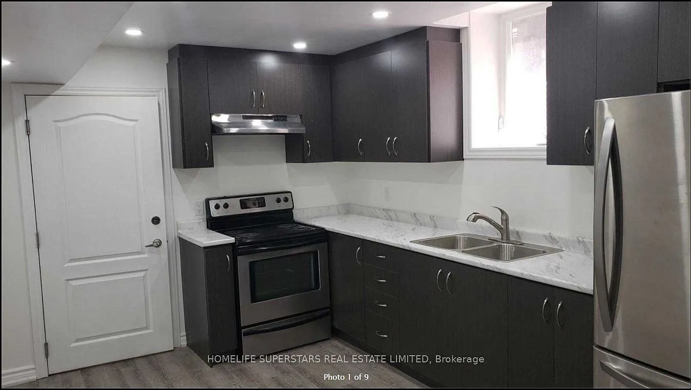 3 bed, $1,900 — Photo 1