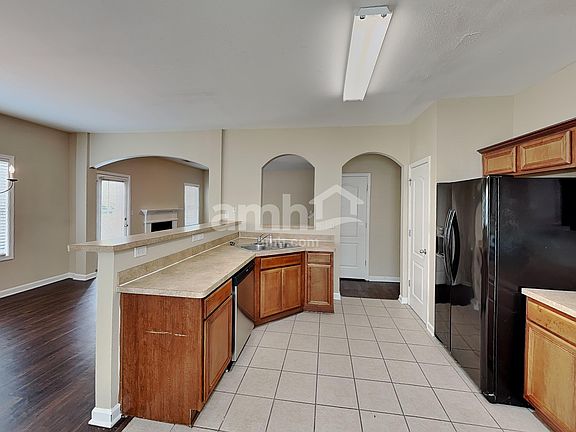 4th image of 6903 Grand Hickory Dr