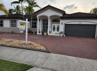 5202 SW 162nd Pl, Miami, FL 33185