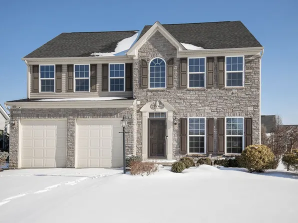 2457 Woodhawk Ln, Avon, OH 44011