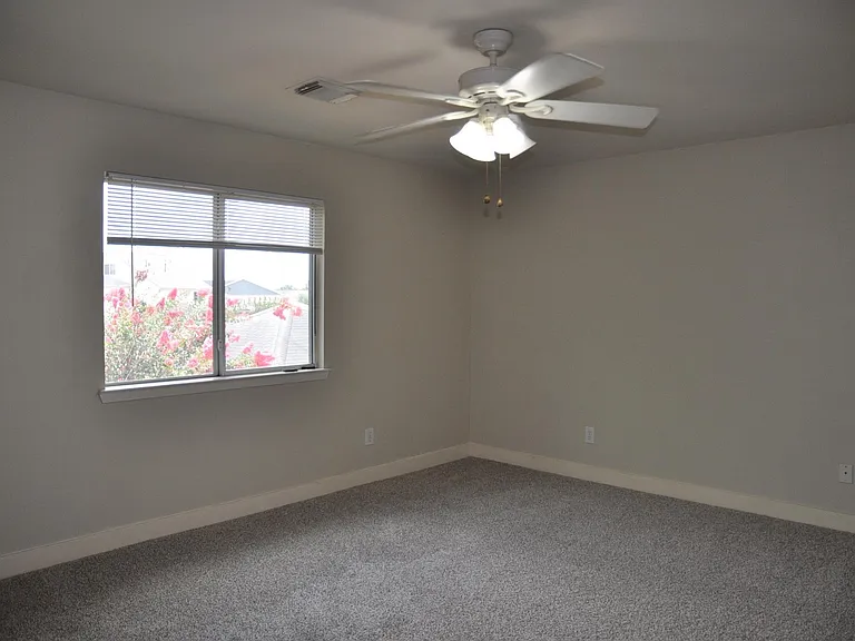 20734 Settlers Lake Cir N — Photo 25