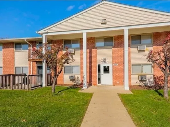 685 E Fullerton Ave APT 201, Glendale Heights, IL 60139