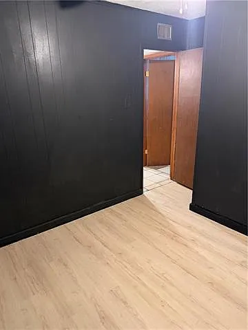 2504 Claire Ave — Photo 12