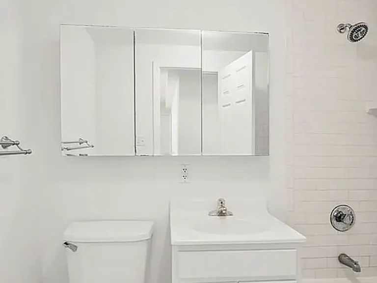 25-82 37th St #3C — Photo 4