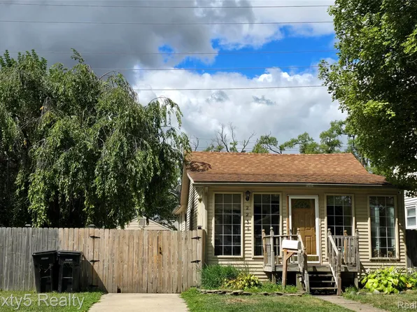 2232 9th St, Wyandotte, MI 48192