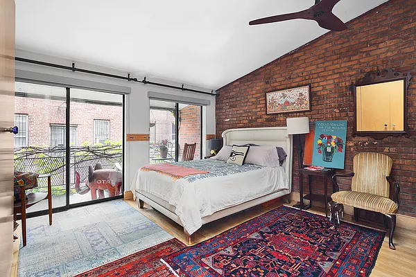 Sold by Compass | media 7