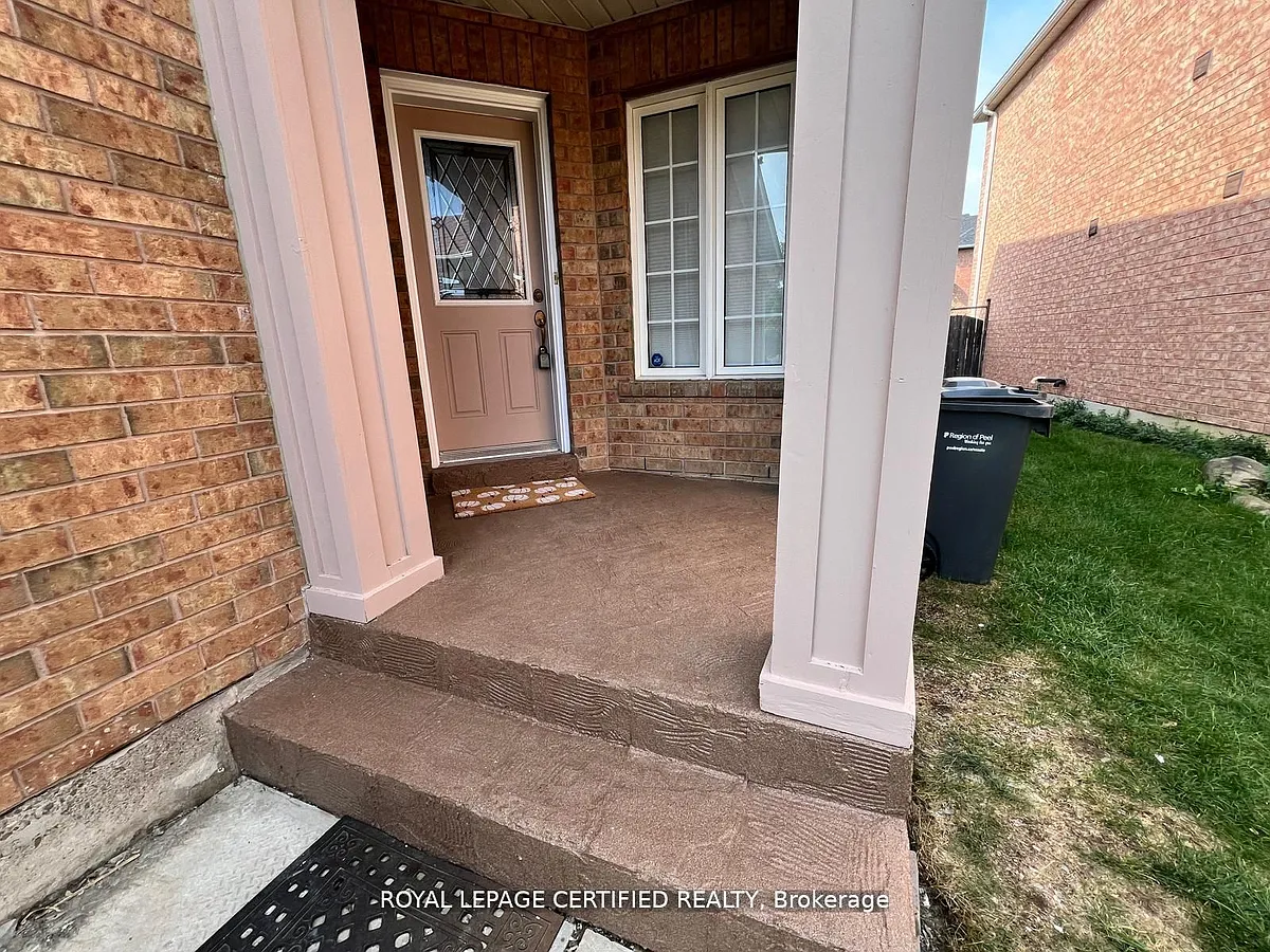 Building Photo - 426 Orange Walk Cres