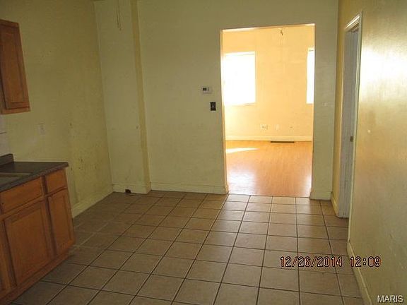 5th image of 905 Dammert Ave