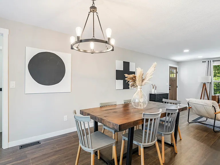 6100 Barclay St — Photo 12