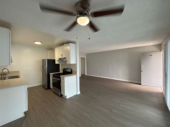 4th image of 350 S Manhattan Pl APT 9