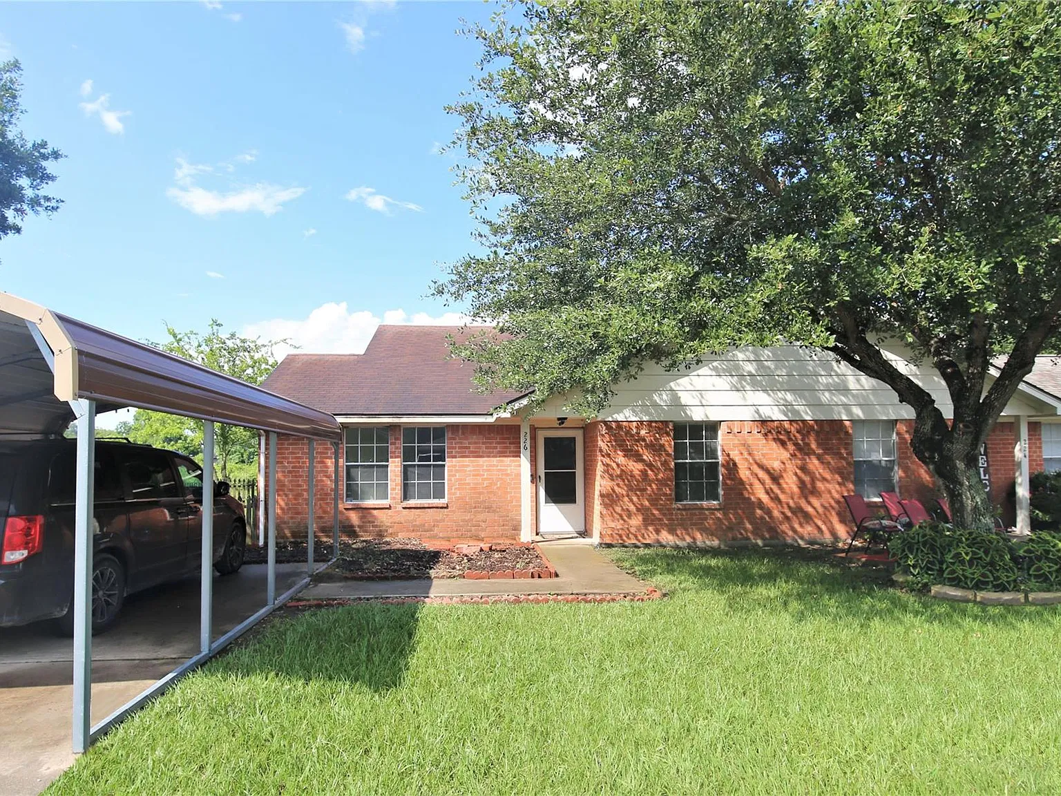 3 bed, 2.5 bath, 1158 sqft, $1,200 — Photo 1