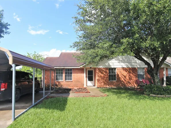 226 Hunters Ln, Eagle Lake, TX 77434