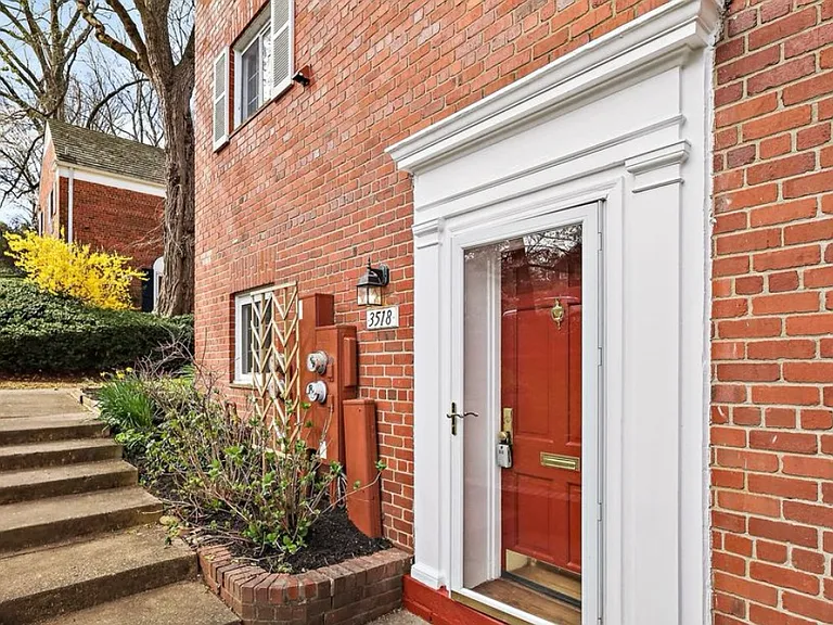 3518 Martha Custis Dr — Photo 3
