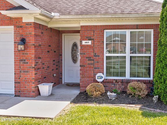 4th image of 485 Woodlake Dr