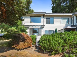 11721 NE 80th St APT C2, Kirkland, WA 98033