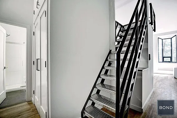 Rented by Bond New York | media 12