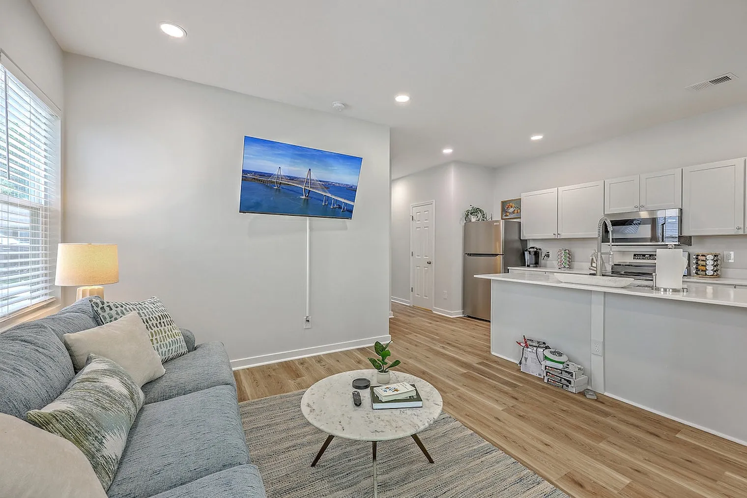 3 bed, 2.0 bath, $6,939 — Photo 3