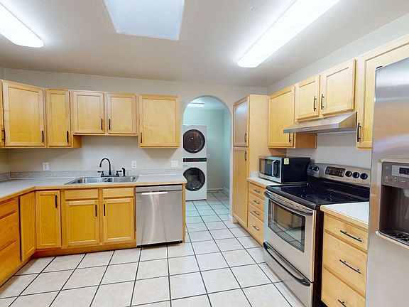 2nd image of 367 Cedar St