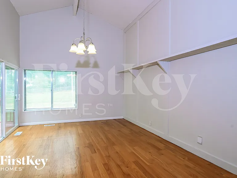 3710 Woodman Dr — Photo 7