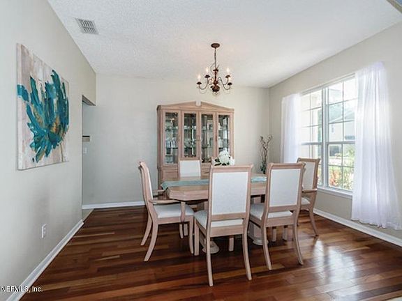 5th image of 704 Red Cedar Ct