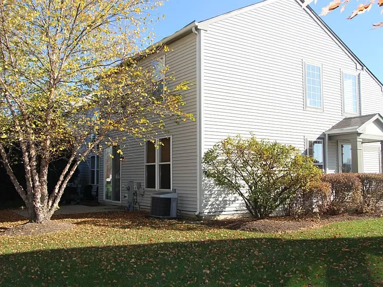 3240 Cremin Ln — Photo 2