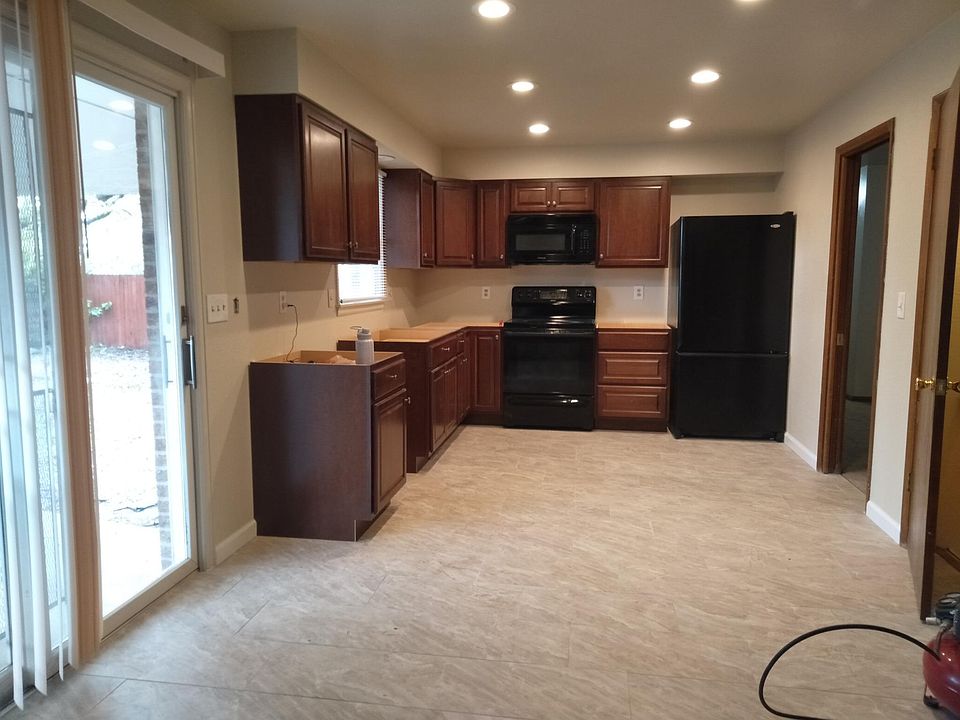 2nd image of 14090 E Idaho Dr #1