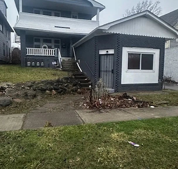 13616 Coit Rd — Photo 1