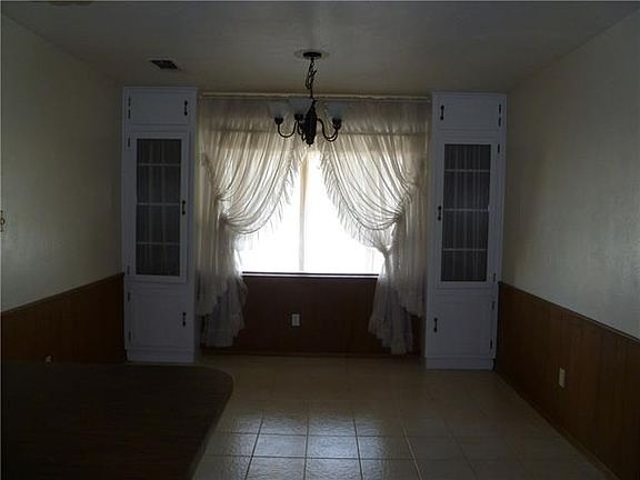 5th image of 609 SE 25th Ave