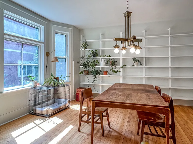 118 E Park St — Photo 4